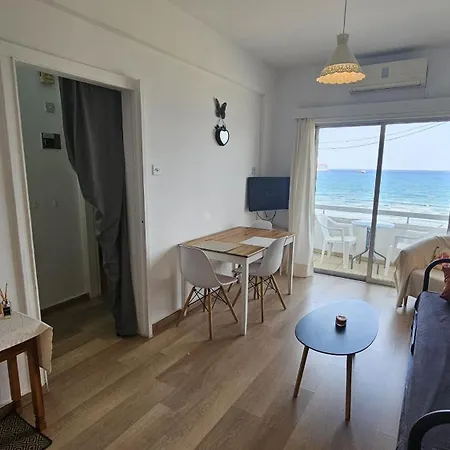 Stay Dreamy Seaside Apartment Larnaka Exterior foto